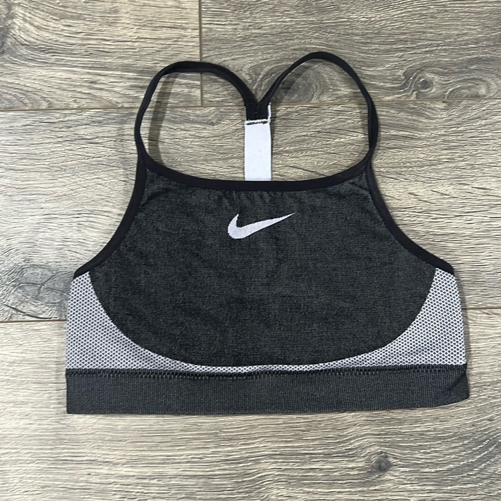 Girls Nike Sports Bra Size L